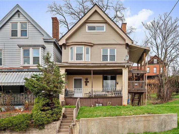 823 Lilac St., 1