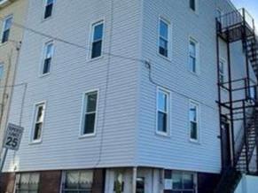318 Hancock St, 3