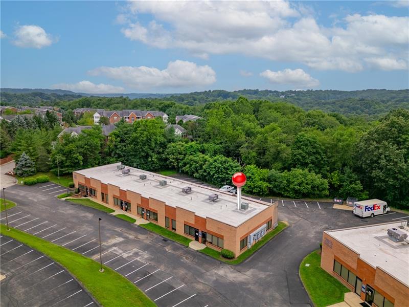 2853/2855 Oxford Blvd