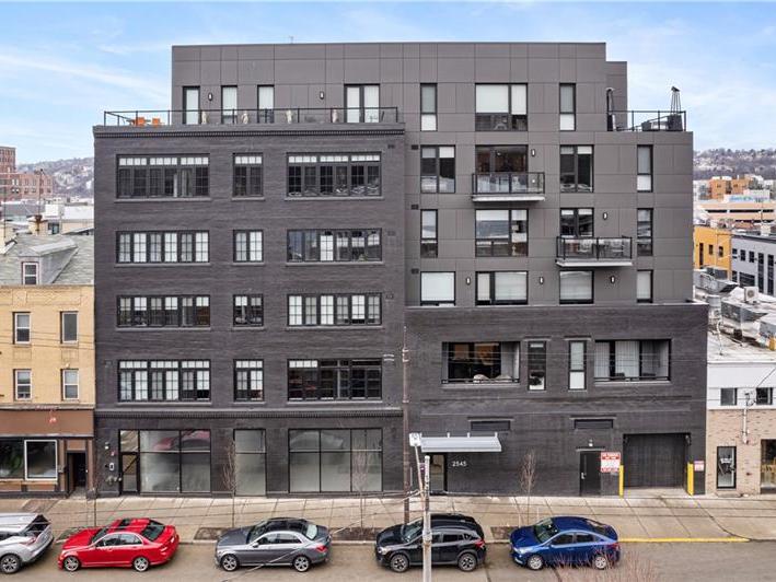 2545 Penn Avenue, 208