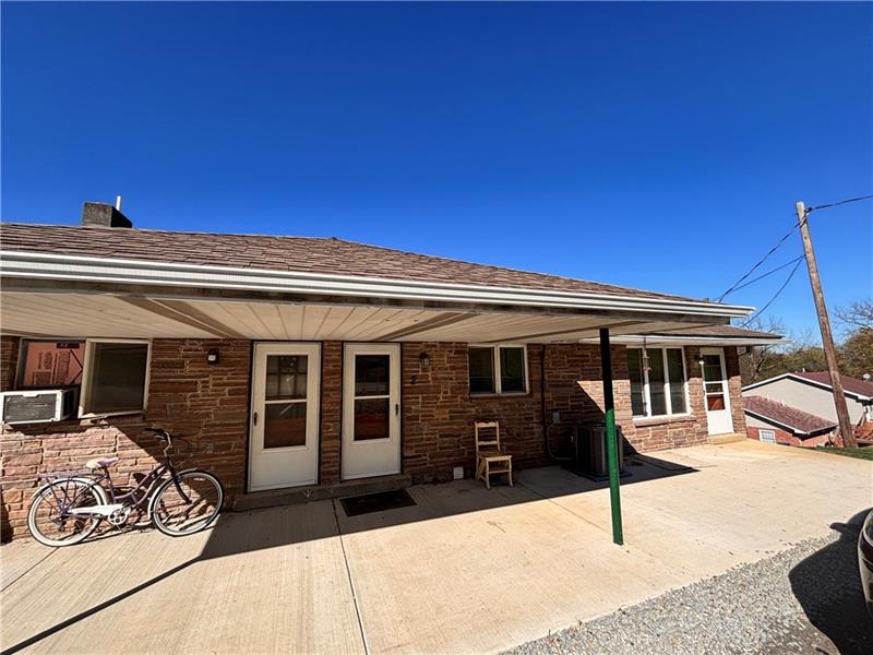 2695 W Chestnut St, 2