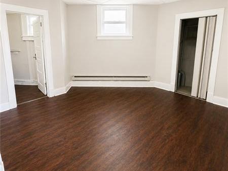 1480 Dormont