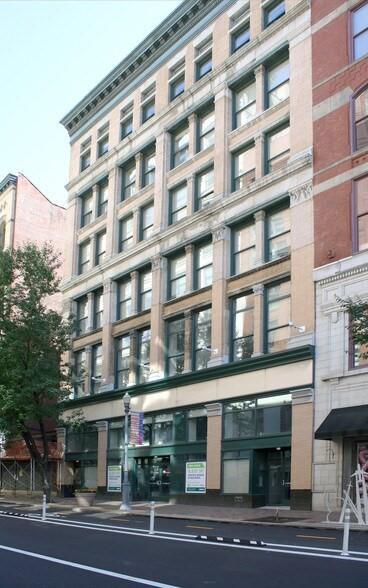 908 Penn Ave, 204