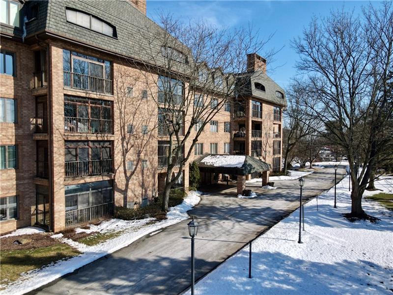 2525 Greensburg Pike, 305