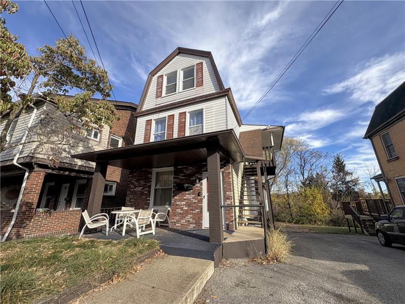467 Oneida St, 2nd Floor