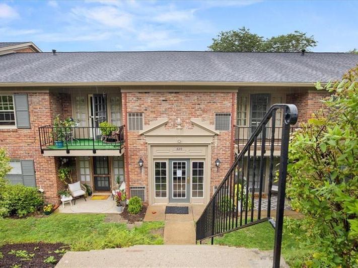 920 Margarite Drive, D