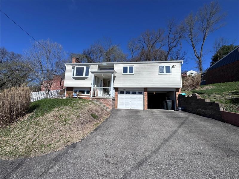 1027 Middle Rd