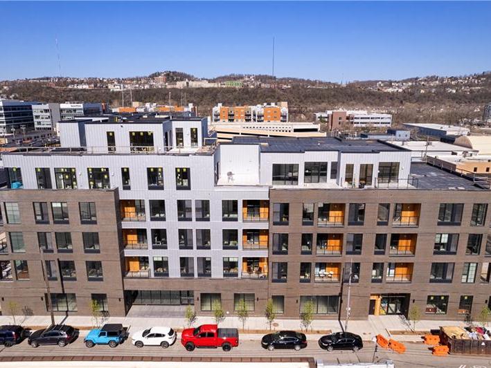 2635 Penn Avenue, 306
