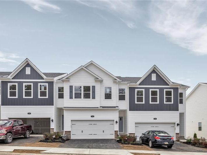 126 Scotland Ln