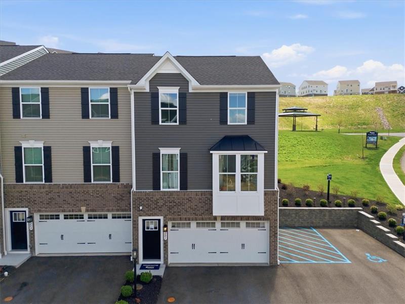 201 Yellowwood Ct