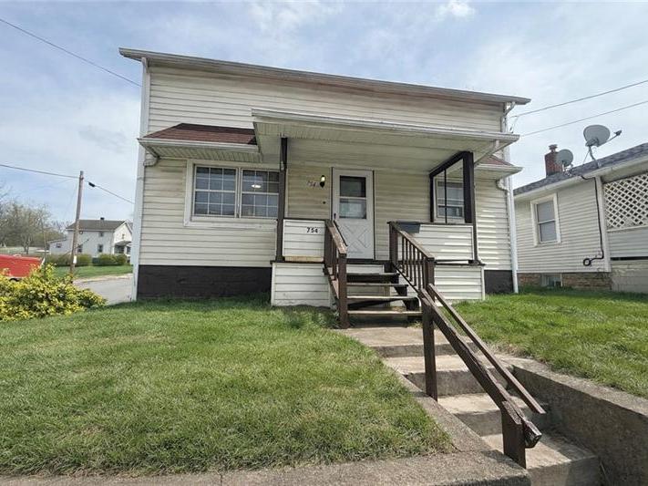 754 N Sharpsville