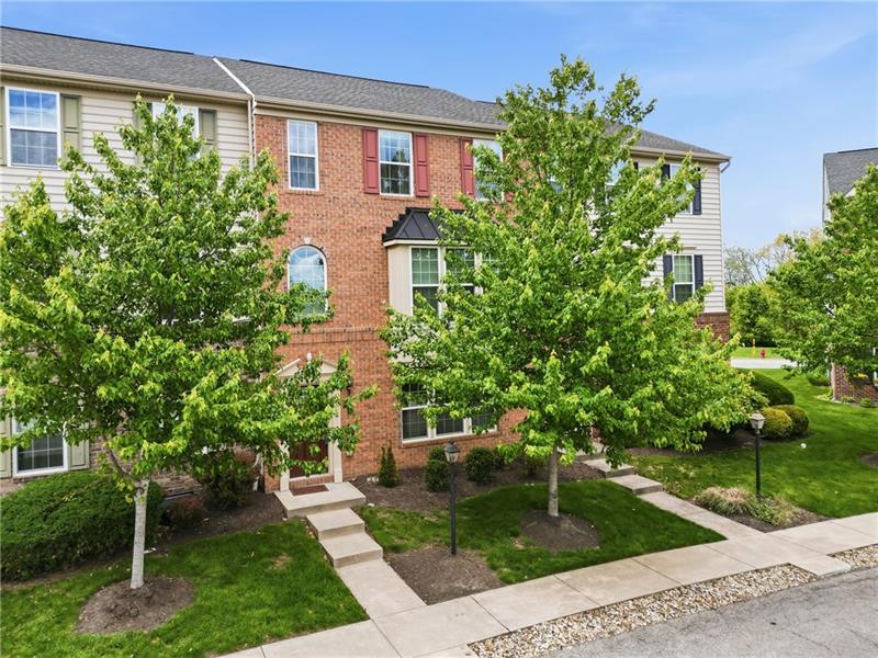202 Pointe View Drive