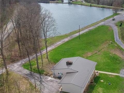 102 Kathleen Dr, 2