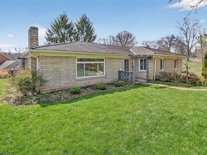 462 Greenhurst Dr