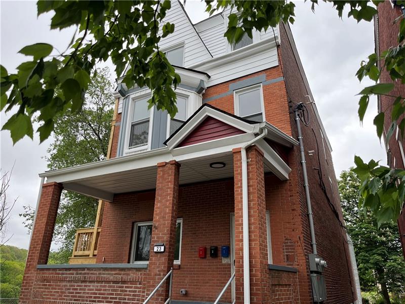 23 Oakland Sq, 1