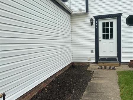 862 Sunset Cir