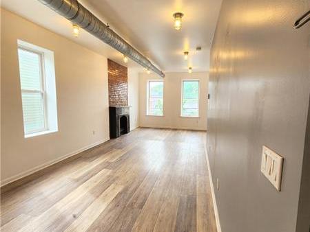 5326 Butler St Lawrenceville PA 15201