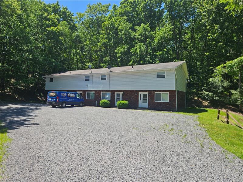 909 Chapel Rd, 8