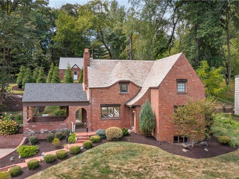 215 Brookside Blvd Upper St Clair PA 15241
