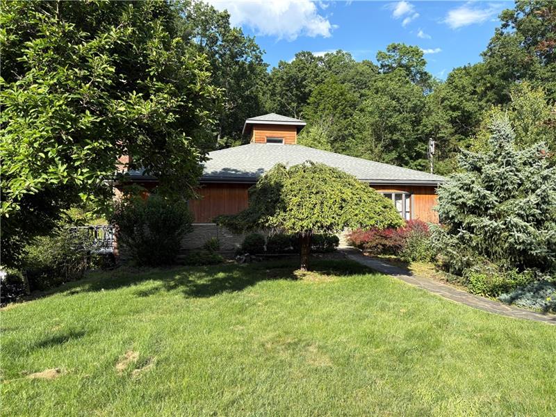 3137 Harts Run Rd Hampton PA 15101