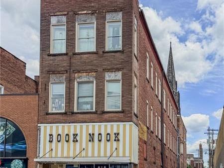 137 N Main St 