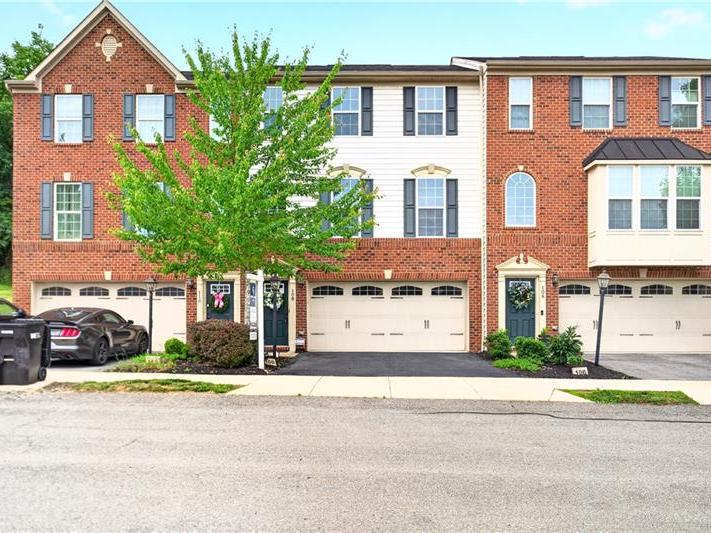 108 Noble Woods Dr Moon/Crescent Twp PA 15108