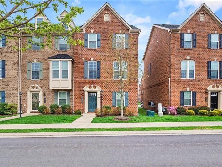 1922 Georgetown Franklin Park PA 15143