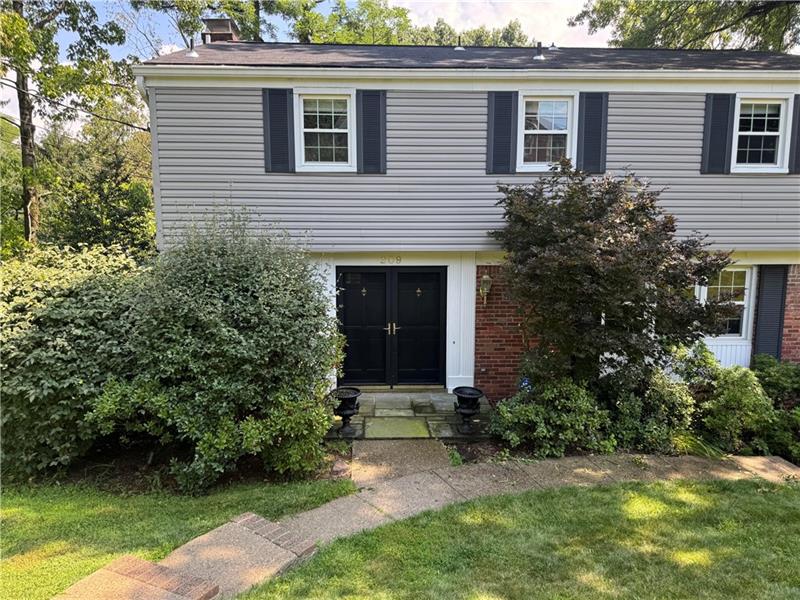 209 Grandview Dr Fox Chapel PA 15215