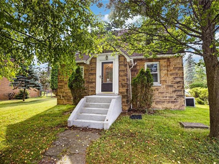 302 Lindsay Rd