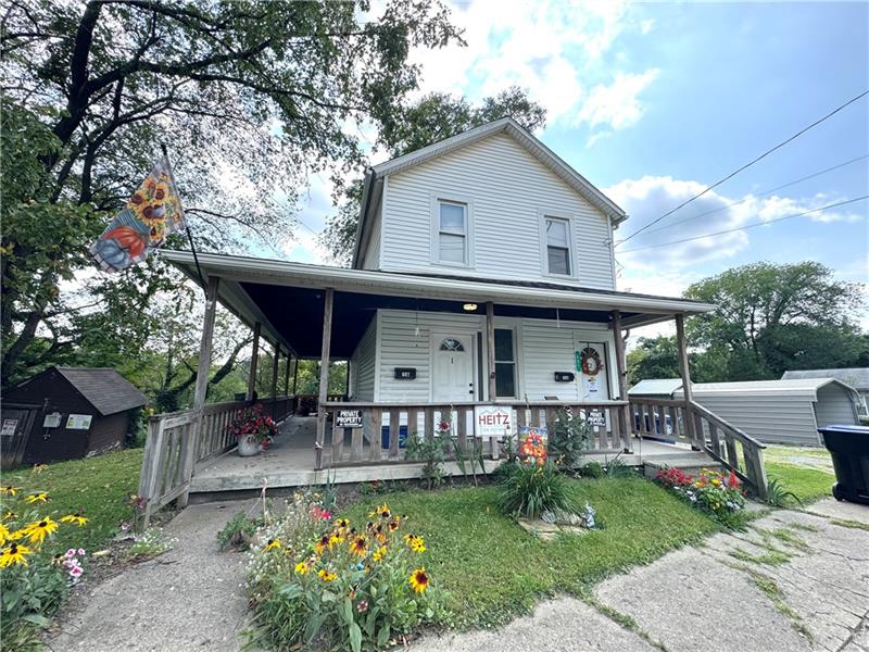 607 Wampum Ave Ellwood City PA 16117