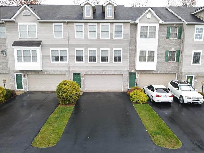 3005 Ironwood Cir Jeannette PA 15644