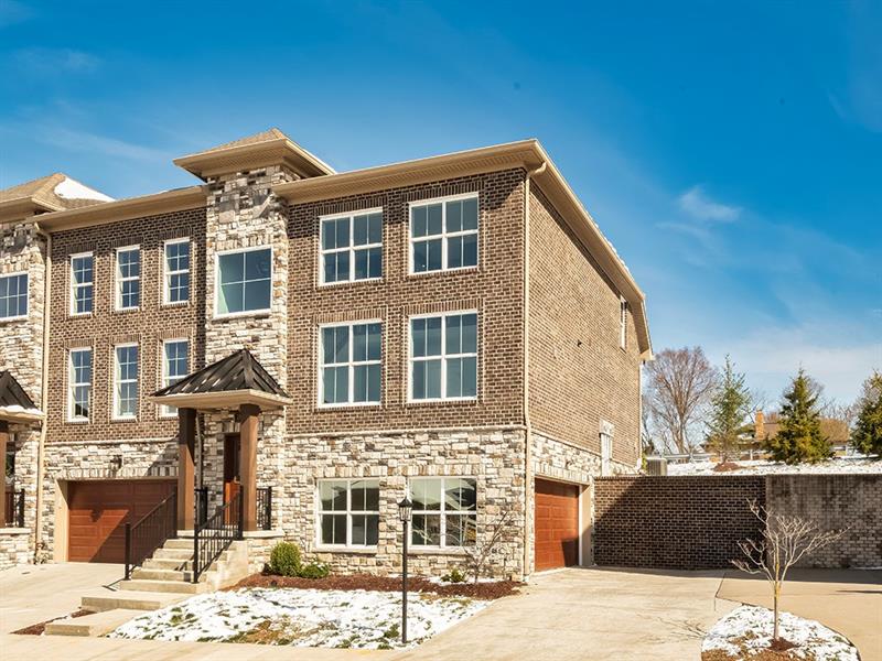243 Lucca Ln Upper St Clair PA 15241