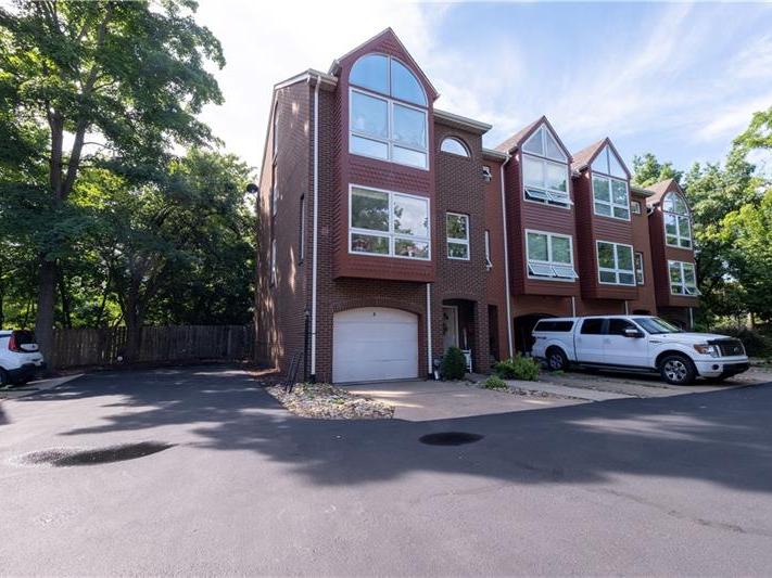 9 Graham Pl Shadyside PA 15232